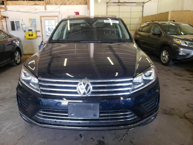 WVGEF9BP1GD010960 - 2016 VOLKSWAGEN TOUAREG SPORT BLUE photo 5