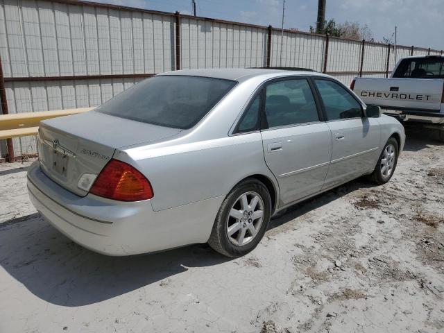 4T1BF28B1YU102674 - 2000 TOYOTA AVALON XL SILVER photo 3