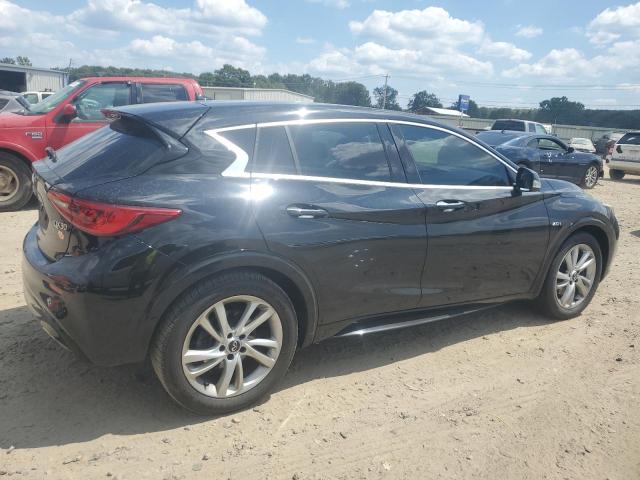 SJKCH5CP2JA059331 - 2018 INFINITI QX30 BASE BLACK photo 3