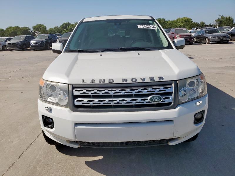 SALFR2BN6CH308647 - 2012 LAND ROVER LR2 HSE WHITE photo 5