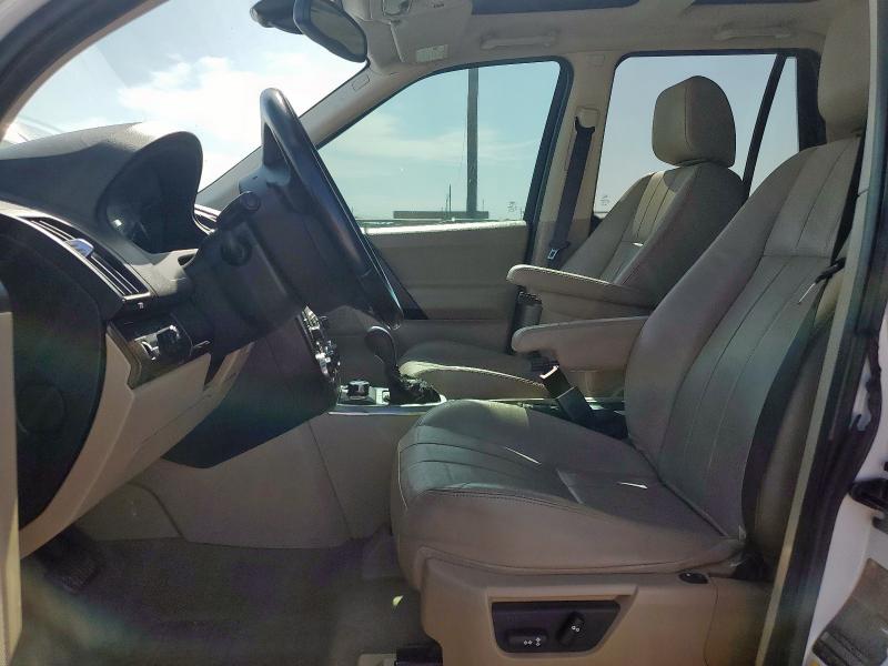 SALFR2BN6CH308647 - 2012 LAND ROVER LR2 HSE WHITE photo 7