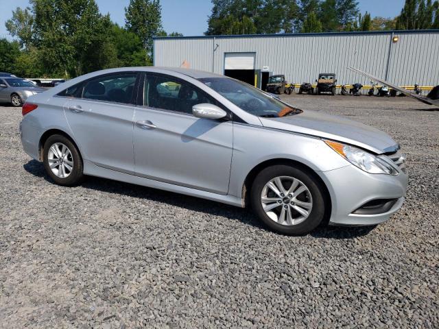 5NPEB4AC6EH935839 - 2014 HYUNDAI SONATA GLS SILVER photo 4