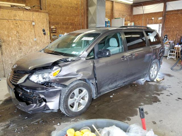 2015 TOYOTA SIENNA LE, 