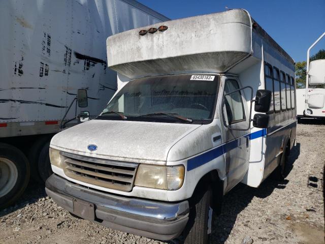 1FDKE30H2THA15098 - 1996 FORD ECONOLINE E350 CUTAWAY VAN WHITE photo 2