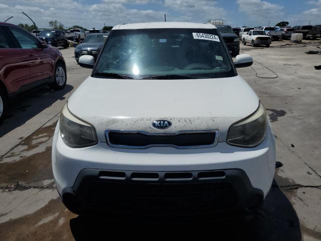 KNDJN2A21F7208485 - 2015 KIA SOUL WHITE photo 5