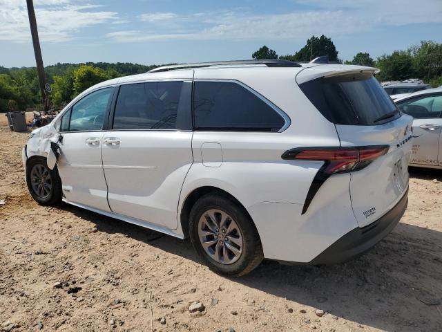 5TDKRKEC9MS065509 - 2021 TOYOTA SIENNA LE WHITE photo 2