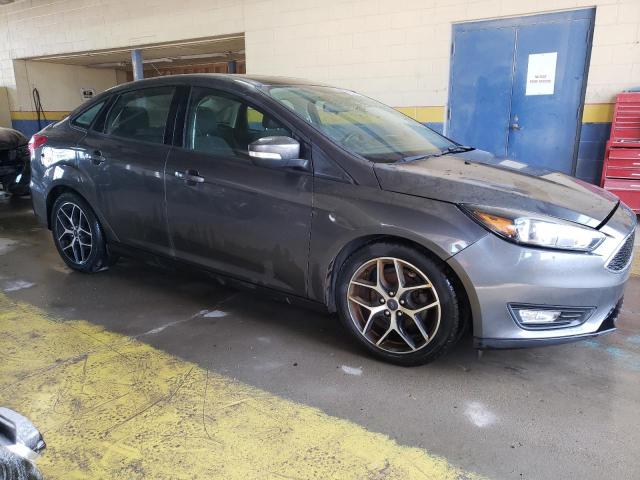 1FADP3H21JL246081 - 2018 FORD FOCUS SEL GRAY photo 4