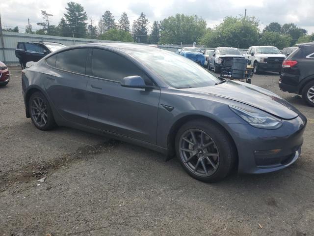 5YJ3E1EB4NF276611 - 2022 TESLA MODEL 3 Grau Foto 4