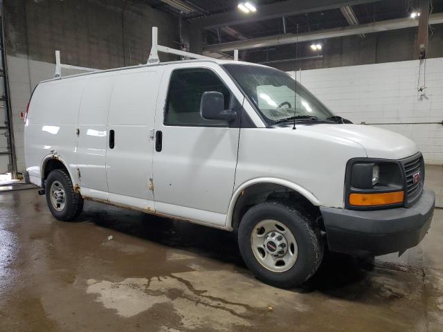 1GTGG25V071117771 - 2007 GMC SAVANA G2500 WHITE photo 4