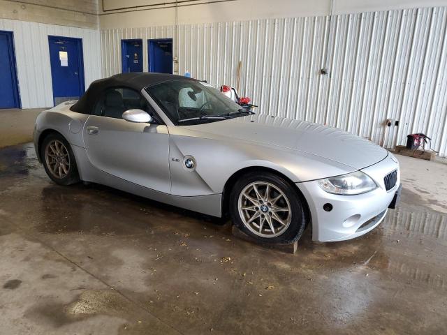 4USBT33555LS56188 - 2005 BMW Z4 2.5 SILVER photo 4