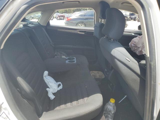 3FA6P0LU2KR188727 - 2019 FORD FUSION SE 白色 照片 10