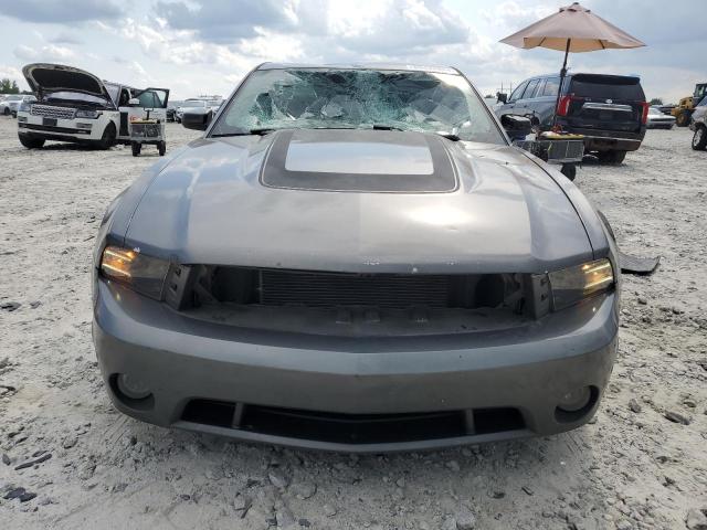 1ZVBP8AM1B5167829 - 2011 FORD MUSTANG GRAY photo 5