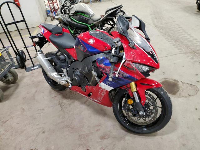 JH2SC7752NK500447 - 2022 HONDA CBR1000 RA RED photo 1