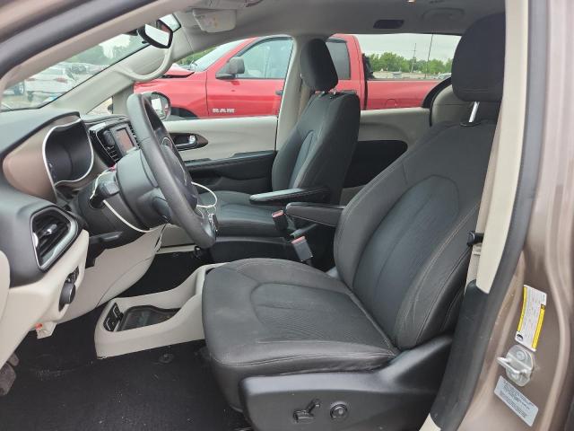 2C4RC1DG8HR577890 - 2017 CHRYSLER PACIFICA TOURING 棕色 照片 7