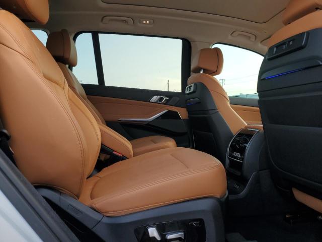 5UXCX4C54KLS38649 - 2019 BMW X7 XDRIVE50I WHITE photo 11