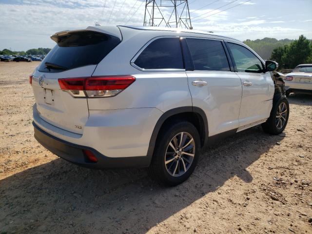 5TDKZRFH5KS324674 - 2019 TOYOTA HIGHLANDER SE WHITE photo 3