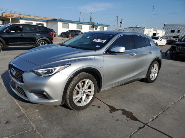 SJKCH5CP3JA059144 - 2018 INFINITI QX30 BASE SILVER photo 1