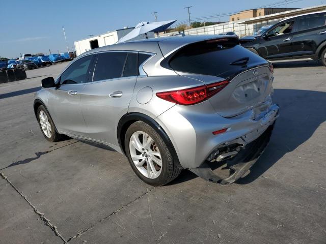SJKCH5CP3JA059144 - 2018 INFINITI QX30 BASE SILVER photo 2