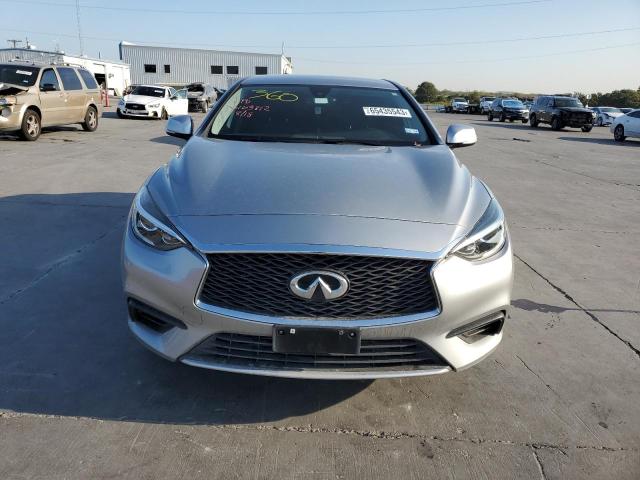 SJKCH5CP3JA059144 - 2018 INFINITI QX30 BASE SILVER photo 5