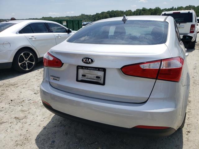 KNAFK4A65G5515357 - 2016 KIA FORTE LX SILVER photo 6