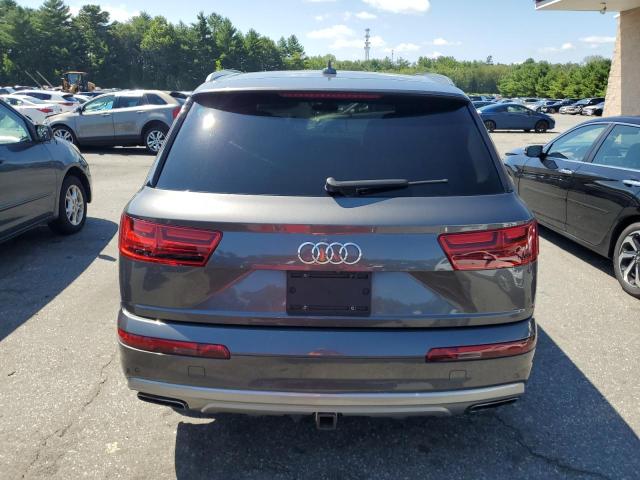 WA1LHAF75JD036979 - 2018 AUDI Q7 PREMIUM PLUS رمادي صورة 6