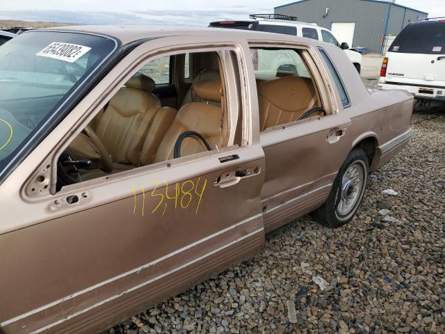 1LNLM81W5TY628138 - 1996 LINCOLN TOWN CAR E TAN photo 9