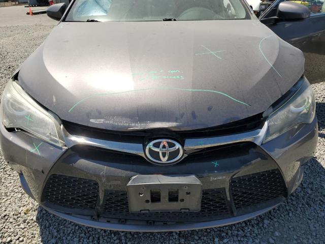 4T1BF1FK7FU051398 - 2015 TOYOTA CAMRY LE GRAY photo 11