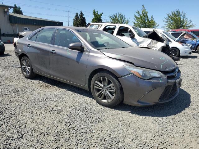 4T1BF1FK7FU051398 - 2015 TOYOTA CAMRY LE GRAY photo 4