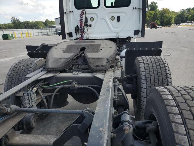 1FUGGEDV7KLKH2032 - 2019 FREIGHTLINER CASCADIA 1 Biały zdjęcie 6