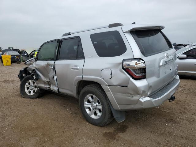 JTEMU5JR7N6006653 - 2022 TOYOTA 4RUNNER SR5/SR5 PREMIUM SILVER photo 2