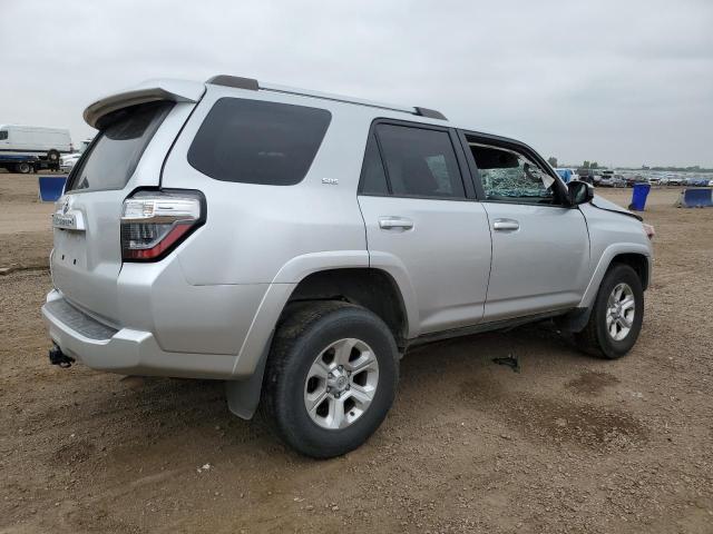 JTEMU5JR7N6006653 - 2022 TOYOTA 4RUNNER SR5/SR5 PREMIUM SILVER photo 3