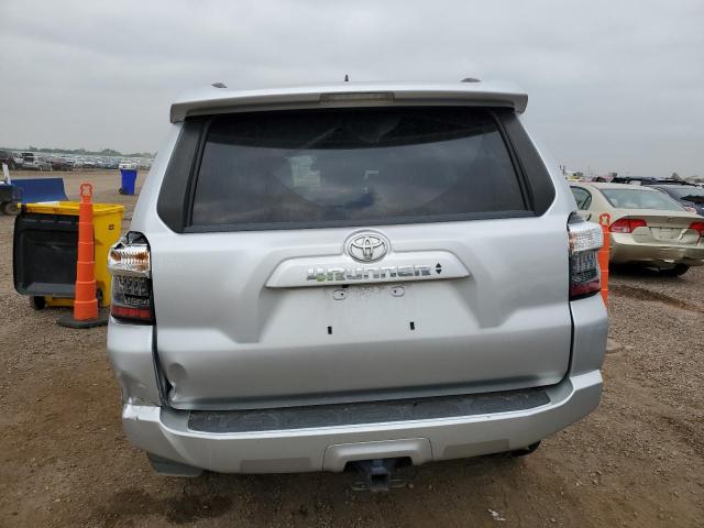 JTEMU5JR7N6006653 - 2022 TOYOTA 4RUNNER SR5/SR5 PREMIUM SILVER photo 6