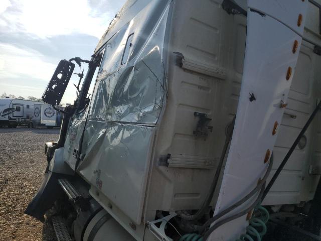 4V4NC9EG9GN954593 - 2016 VOLVO VN VNL WHITE photo 10