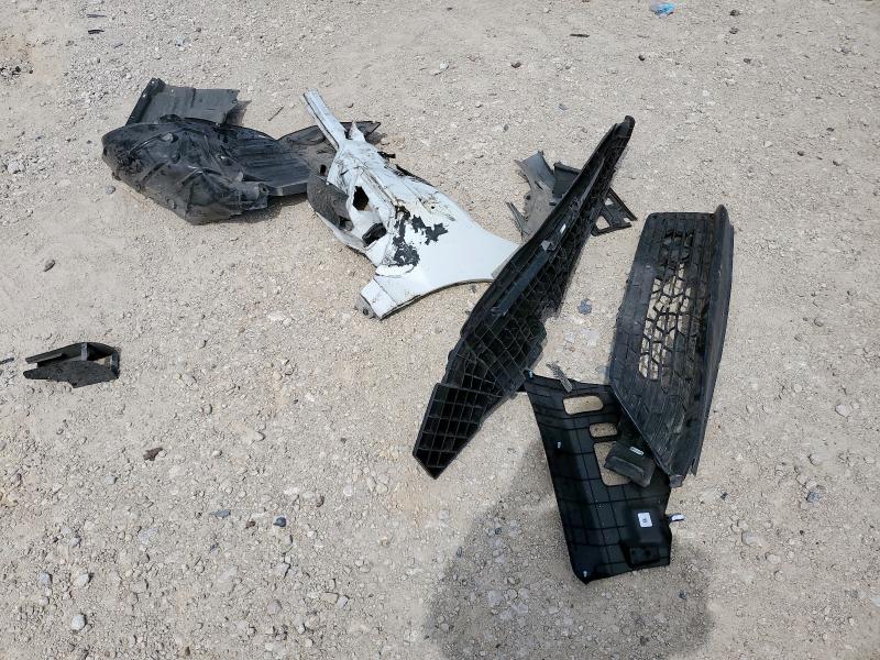 2HGFE2646NH850849 - 2022 HONDA CIVIC WHITE photo 12