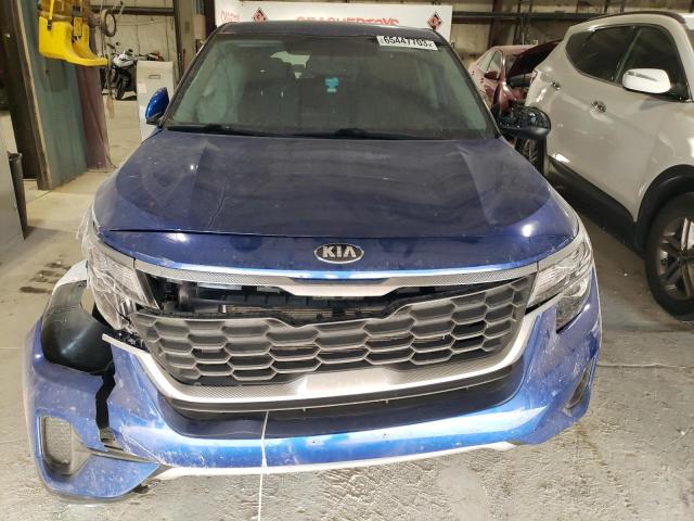 KNDEPCAA8M7176513 - 2021 KIA SELTOS LX BLUE photo 5