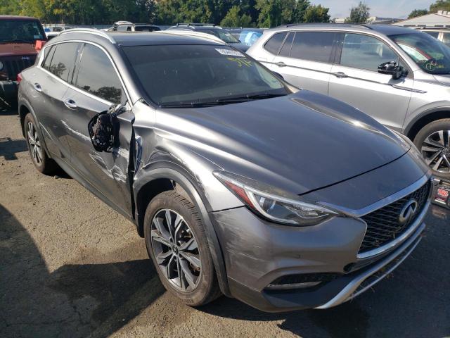 SJKCH5CR8HA023882 - 2017 INFINITI QX30 BASE SILVER photo 4