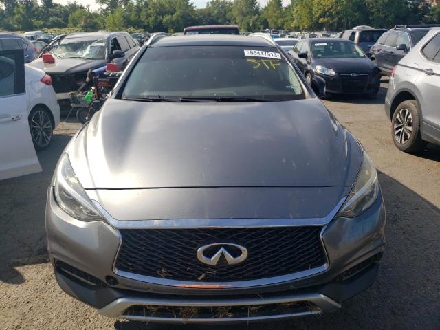 SJKCH5CR8HA023882 - 2017 INFINITI QX30 BASE SILVER photo 5