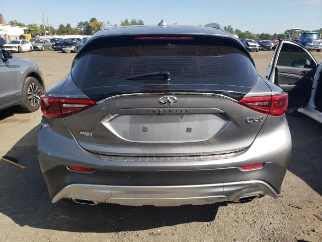 SJKCH5CR8HA023882 - 2017 INFINITI QX30 BASE SILVER photo 6