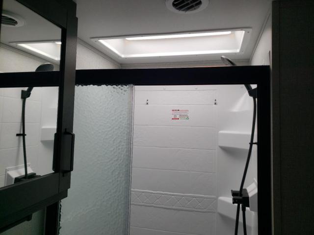 573FR3827P9922626 - 2023 GRAN REFLECTION WHITE photo 9