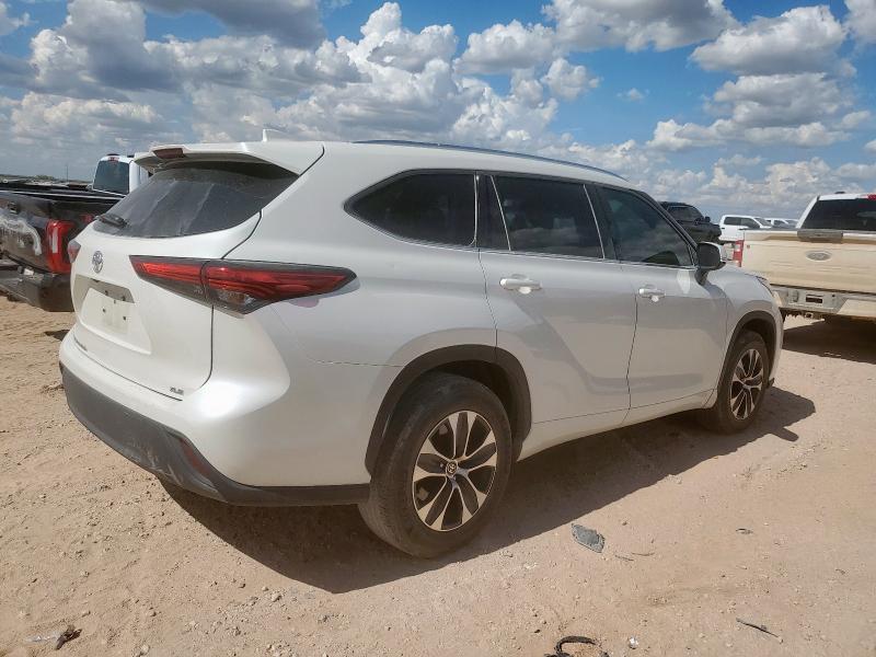 5TDGZRAH1LS511439 - 2020 TOYOTA HIGHLANDER XLE WHITE photo 3
