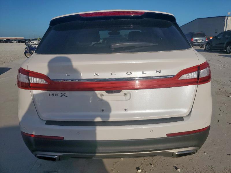 2LMPJ6LR9JBL23293 - 2018 LINCOLN MKX RESERVE Սպիտակ լուսանկար 6
