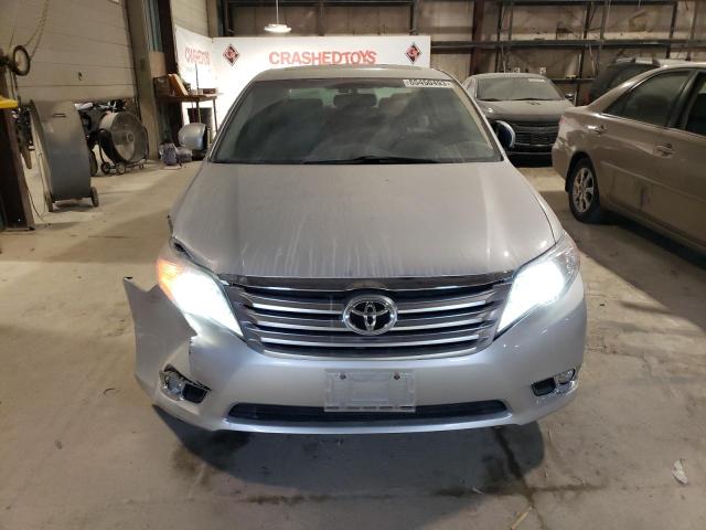 4T1BK3DB4BU381973 - 2011 TOYOTA AVALON BASE ვერცხლისფერი ფოტო 5