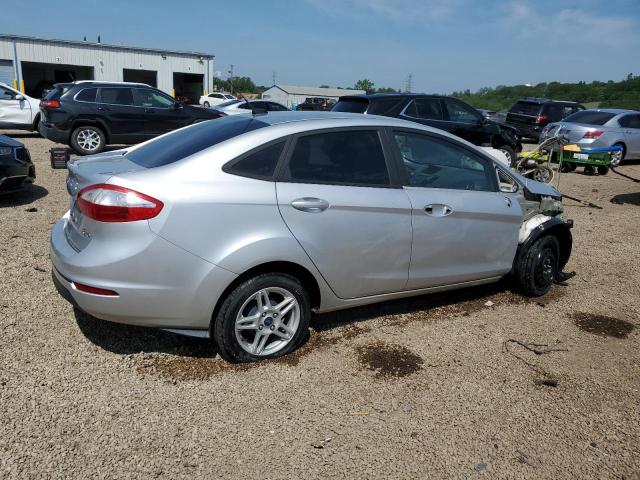 3FADP4BJ9JM138408 - 2018 FORD FIESTA SE SILVER photo 3