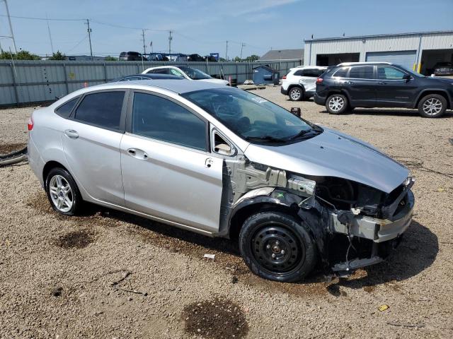 3FADP4BJ9JM138408 - 2018 FORD FIESTA SE SILVER photo 4