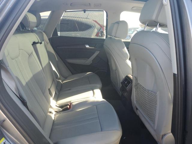 WA1CNAFY7J2053750 - 2018 AUDI Q5 PRESTIGE GRAY photo 10