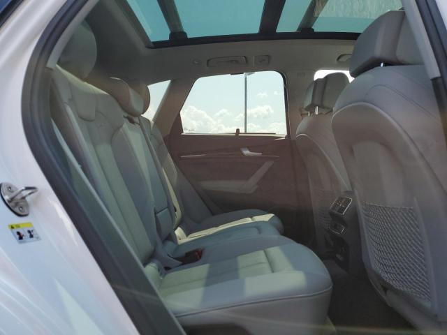 WA1CNAFY1J2120911 - 2018 AUDI Q5 PRESTIGE WHITE photo 11