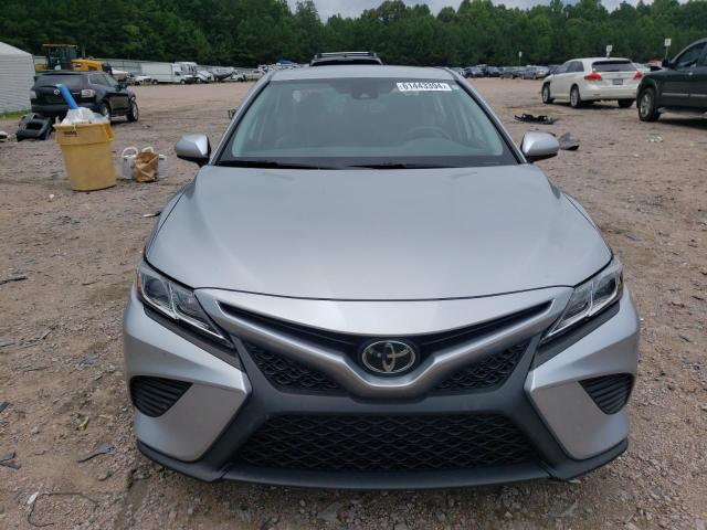 4T1B11HK2KU827975 - 2019 TOYOTA CAMRY L SILVER photo 5