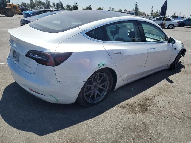 5YJ3E1EB2JF098093 - 2018 TESLA MODEL 3 WHITE photo 3