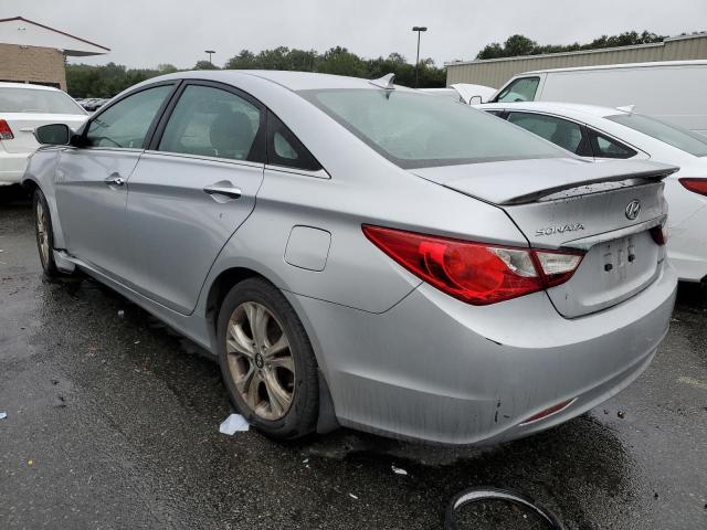 5NPEC4AC5BH143545 - 2011 HYUNDAI SONATA SE SILVER photo 2