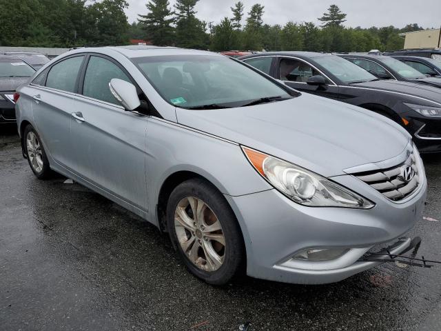 5NPEC4AC5BH143545 - 2011 HYUNDAI SONATA SE SILVER photo 4